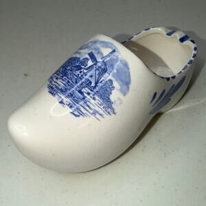 Vintage Ashtrays Holland Dutch Shoes Blue Hand Painted Ceramic Windmill